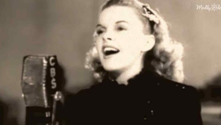17-year-old Judy Garland performs her song ‘Over the Rainbow’ in 1939