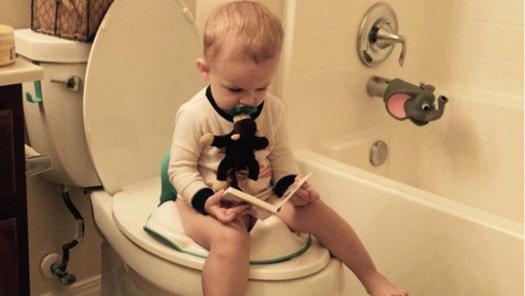 Mother asked her 3-year-old son why he takes so long in the bathroom, the boy’s answer made us laugh